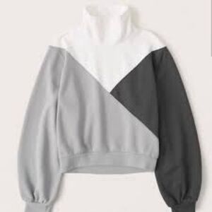 Abercrombie and Fitch color blocked turtleneck sweatshirt extra small NWT